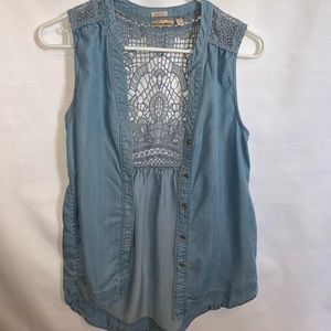 Holding horses women’s button sleeveless top